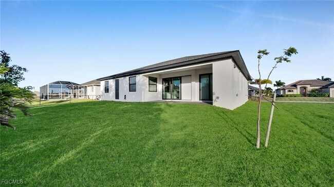 Building Photo - 1704 NW 38th Ave