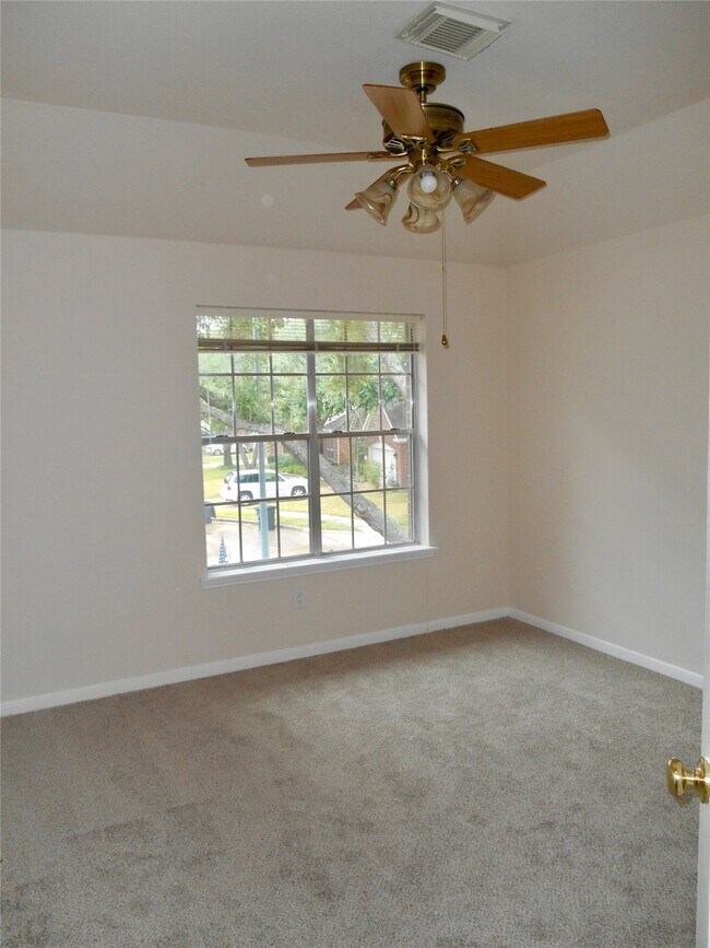 Building Photo - 6203 Faulkner Ridge Dr