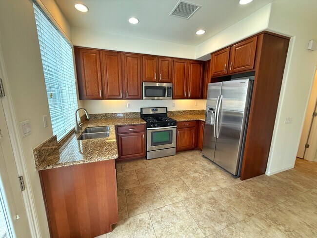 Building Photo - 1099 Buena Vista Way