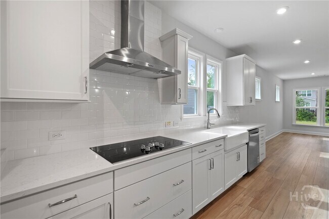 Building Photo - 147 Higginson Dr