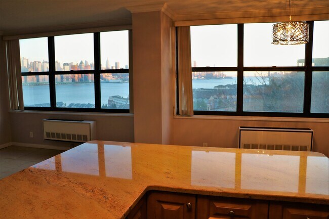 Building Photo - 7000 BLVD E