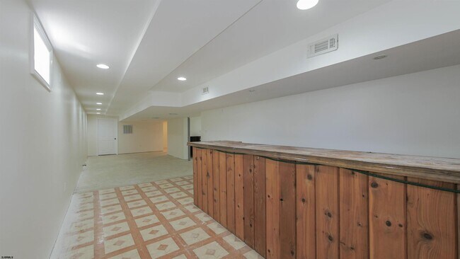 Building Photo - 311 Glenn Ave
