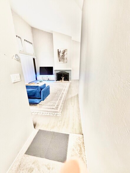 Living room - 1072 Maywood Ln