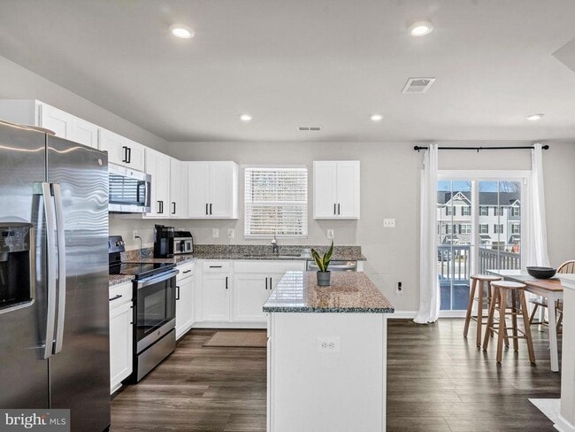 Building Photo - 7227 Potomac Ter