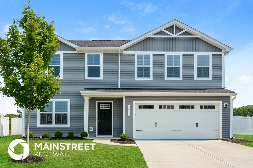 Primary Photo - 13777 N Rising Sun Cir E