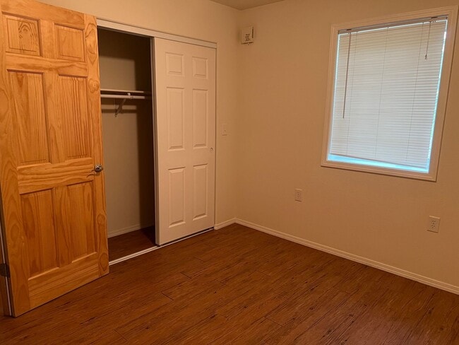 Building Photo - 2 Bed 1 Bath Single Family Home in North Pole- NO PETS