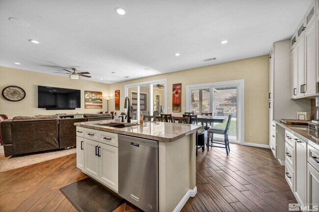 Building Photo - 6015 Stillmeadow Dr