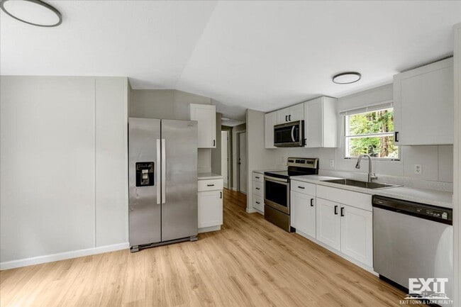 Building Photo - Welcome to Your Fresh Start at 139 Cookout...