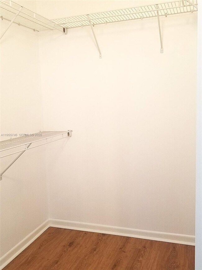 Building Photo - 19999 E Country Club Dr