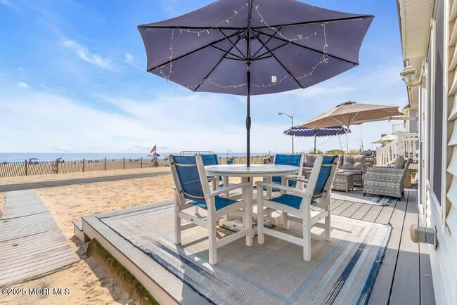 Building Photo - 117 Beach Front