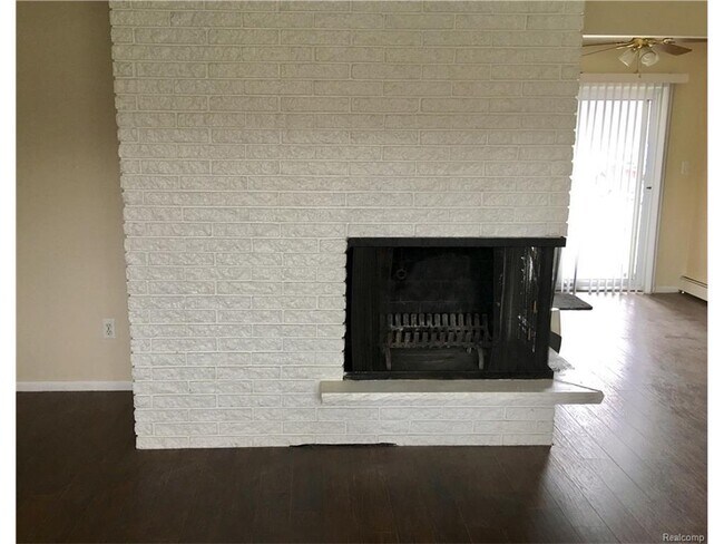 Building Photo - 3225 Clawson Ave / 2401-2403 W 13 Mile