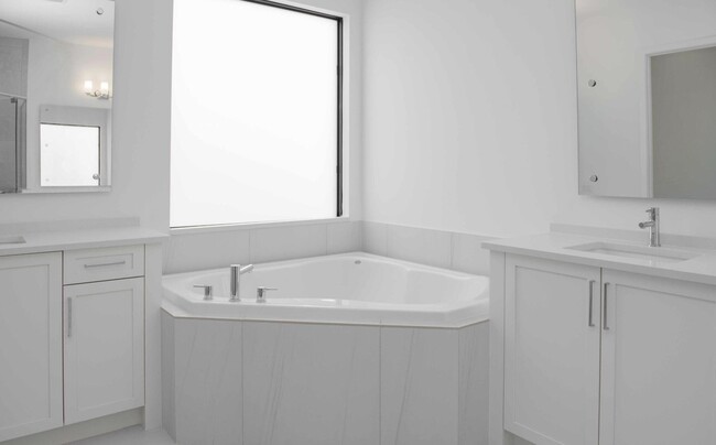 Building Photo - 17035 Wandering Wave Ave