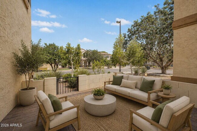 Building Photo - 4172 E Santa Fe Ln