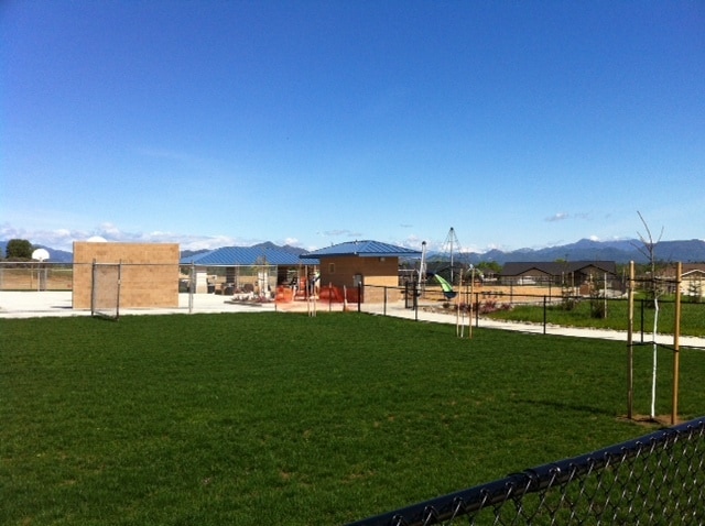 100 yards to Beautiful Park - 829 Domain Way