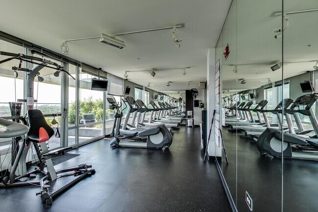 Building Photo - 9655 Woods Dr