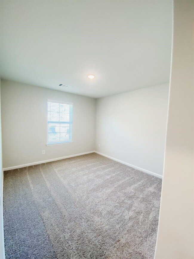 Building Photo - 16608 Aurora St