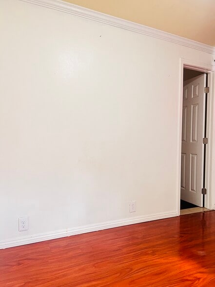 Building Photo - 319 S Drifton Ave