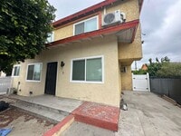 Building Photo - Completely Renovated 2 Bed + 2 Bath House ...