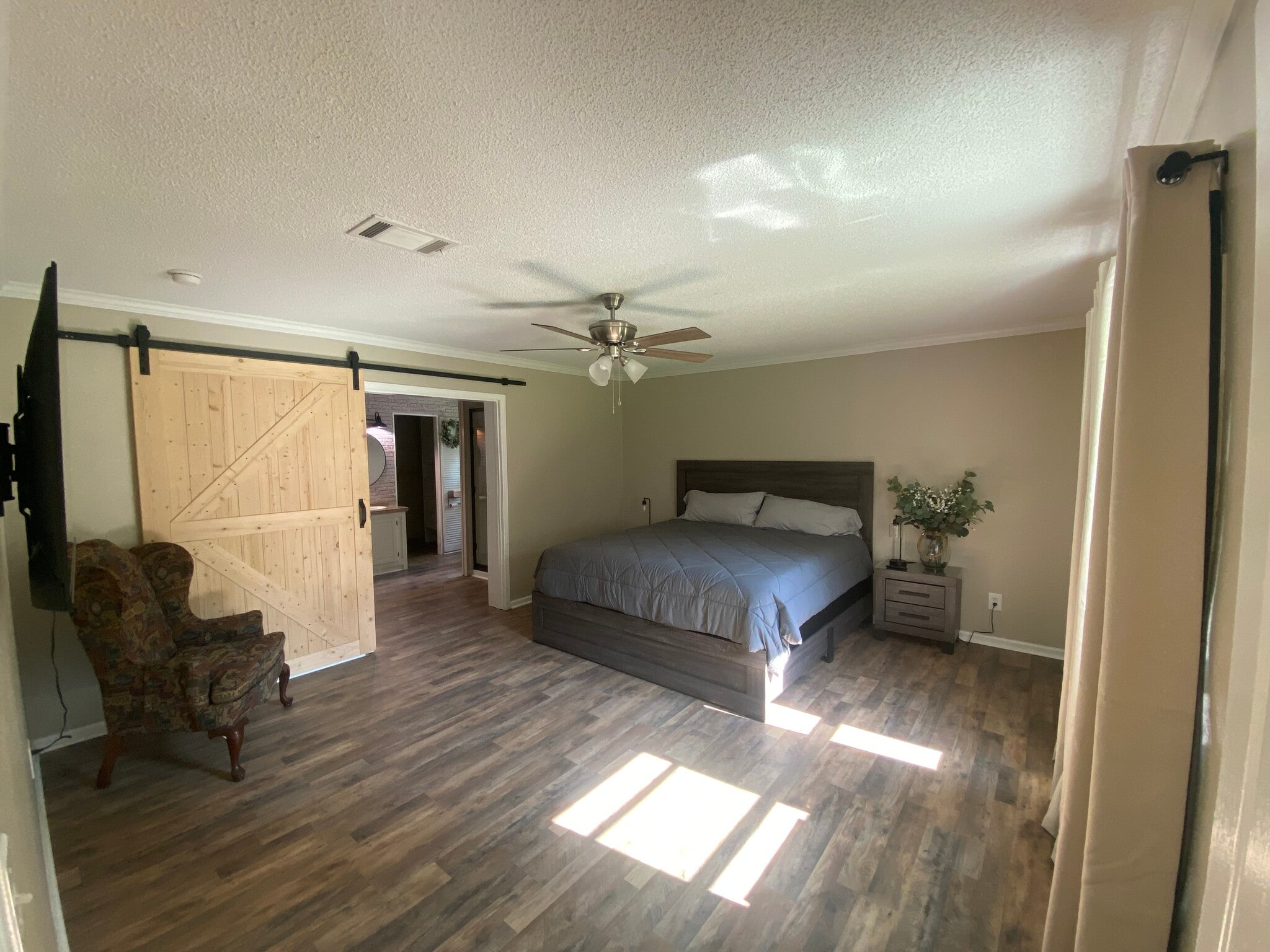Building Photo - 461 Crewlake Loop