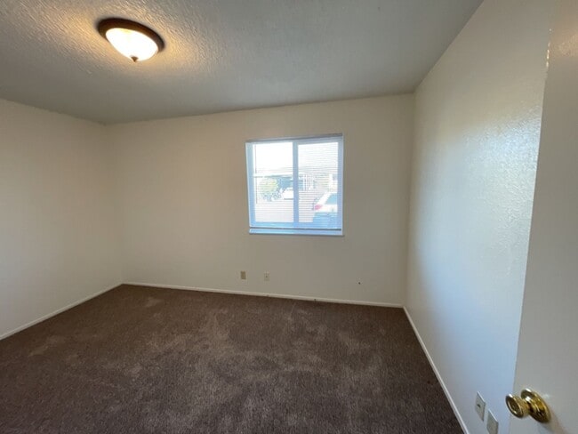 Building Photo - (OTM) 520-550 Summer [PRM: Marlene] (4)