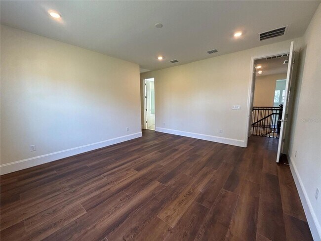 Building Photo - 16645 Lone Oak Cir