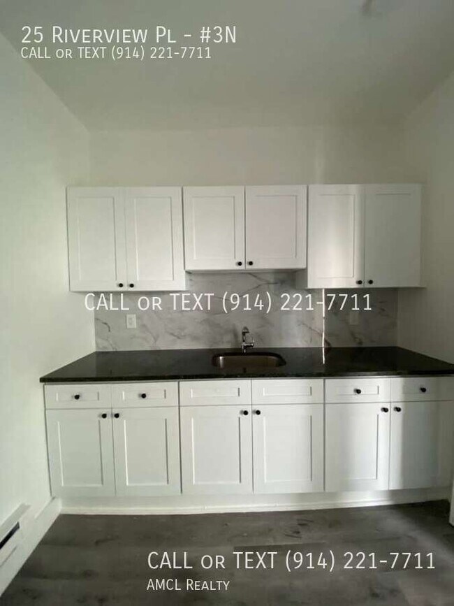 Building Photo - 25 Riverview Pl