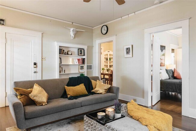 Building Photo - 2623 Salado St