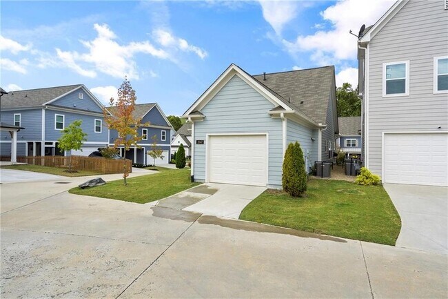 Building Photo - 2047 Drew Dr