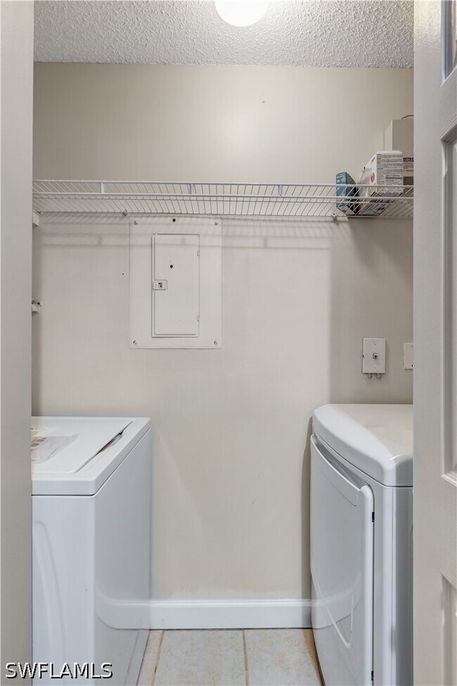 Building Photo - 1105 Reserve Ct