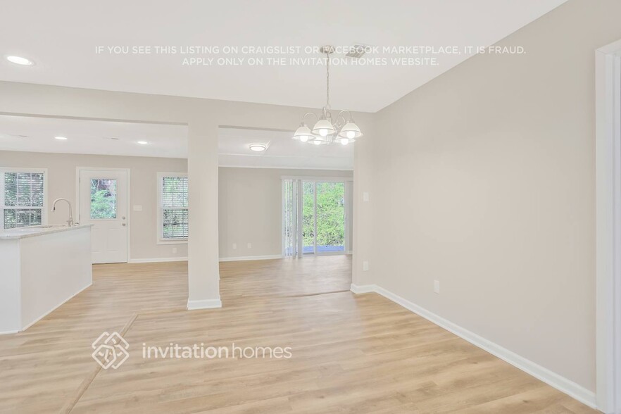 Building Photo - 721 Utoy Cir SW