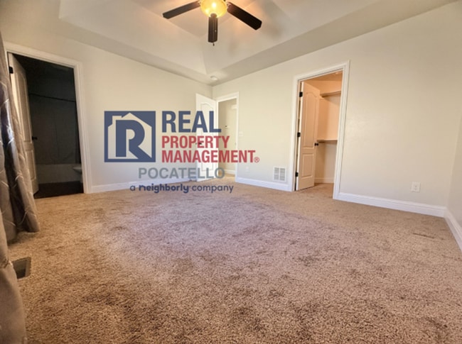 Building Photo - Beautiful 4 bed 3 bath home - 2 car garage...