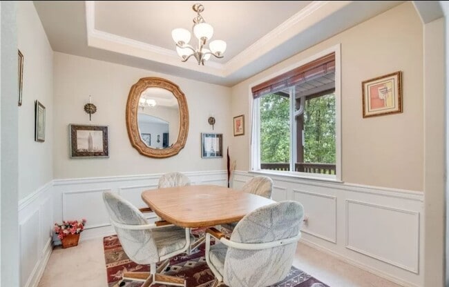 Building Photo - Beautiful 3 Bed 2.5 Bath Everett Home @ a ...