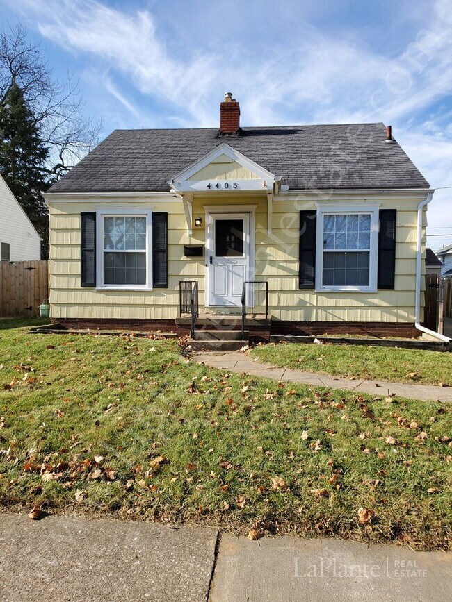 Cute Yellow 3 Bedroom Home for Rent 4405 Lyman Ave Toledo OH 43612