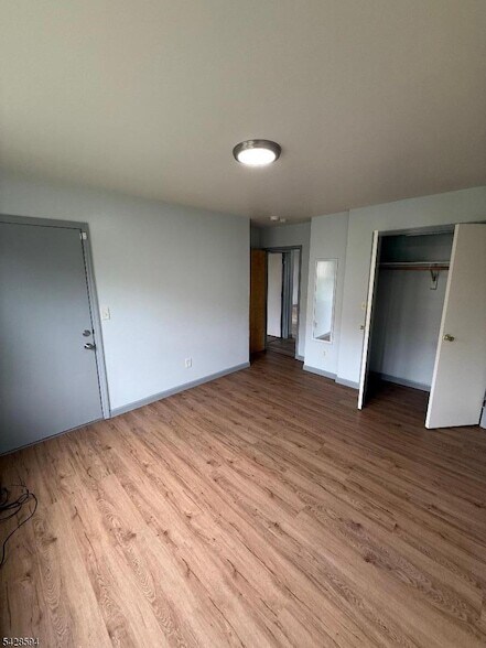 Building Photo - 501-503 Morris Avenue Unit