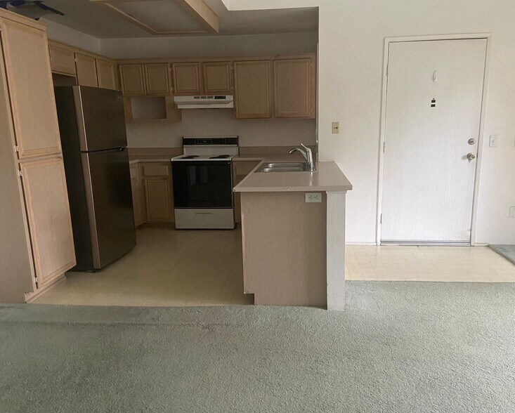 Building Photo - 17161 Alva Rd