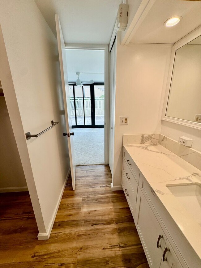 Building Photo - 1/1/2, Ground Floor Unit,  located at Mott-Smith in Makiki, Great Location!