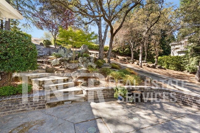 Building Photo - Stunning Views 4 Bedroom El Dorado Hills Gem