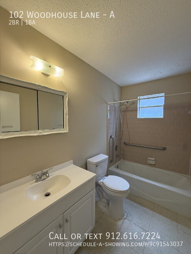 Building Photo - 102 Woodhouse Ln