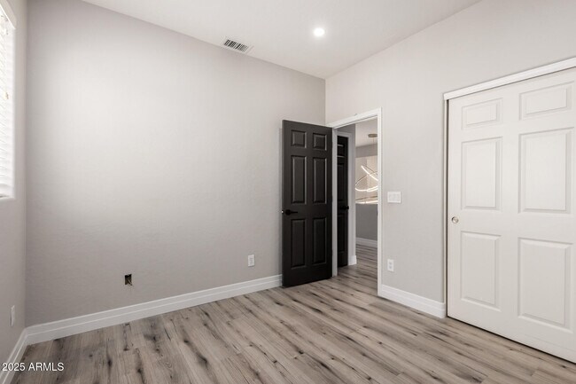 Building Photo - 10591 E Firewheel Dr