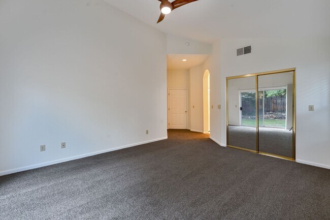 Building Photo - Updated 3 Bedroom Home with 3-Car Garage i...