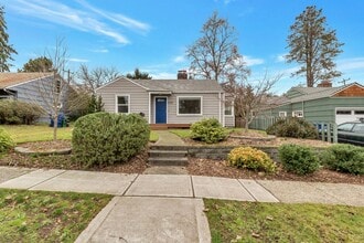 Building Photo - Great 2bd 1ba Cottage in Wedgwood