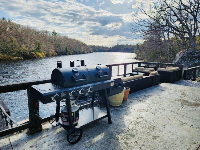 Building Photo - 39 Berrie Ln