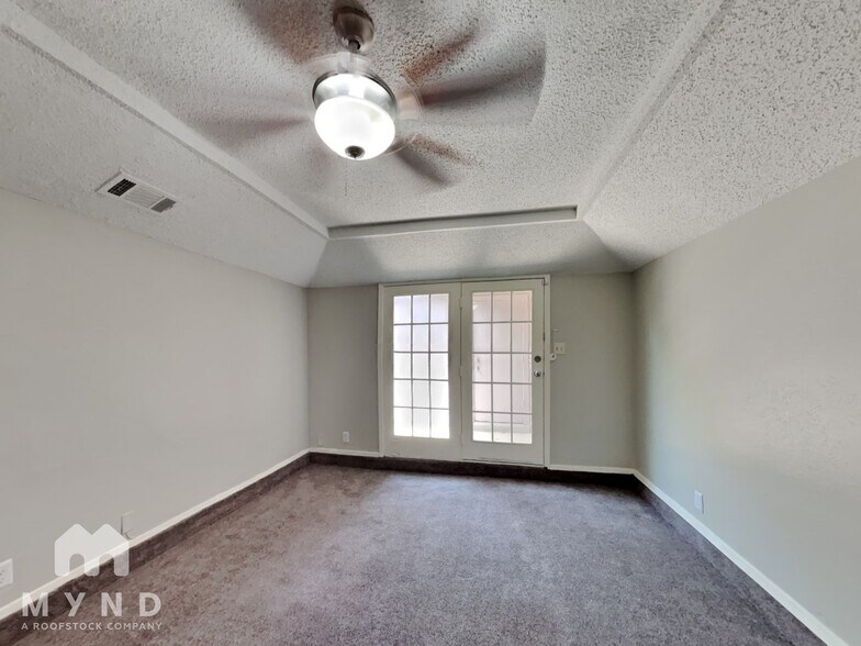 Building Photo - 9723 Summerwood Cir