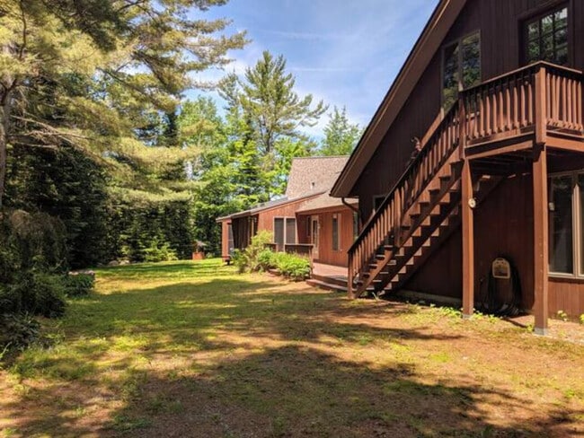 Building Photo - 140 Paquette Cir