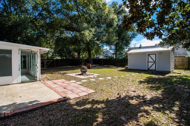 Building Photo - 3014 Windsor Cir