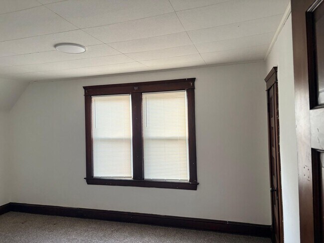 Building Photo - 10724 Morison Ave