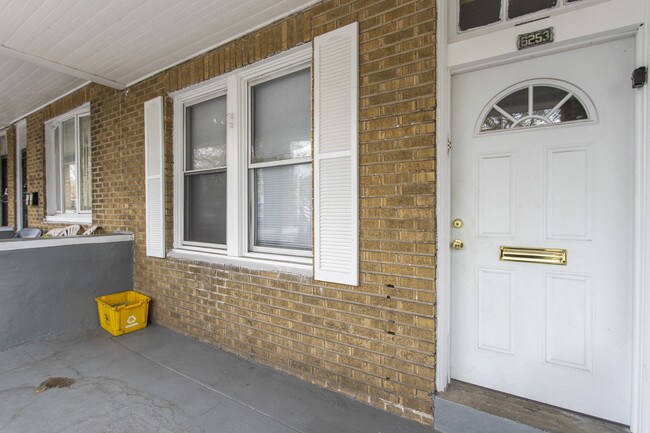 Building Photo - 6253 N Broad St