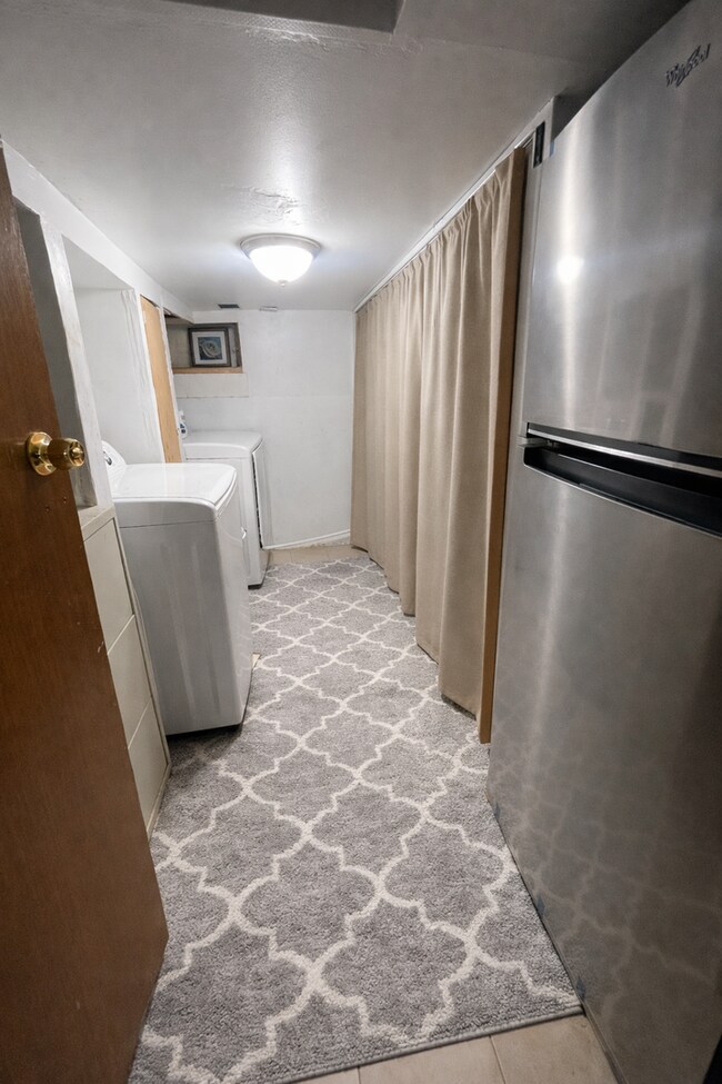 Building Photo - Beautiful 3 Bedroom House Available Near Jefferson Hospital