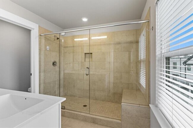 Building Photo - 2030 Main St NW