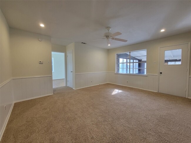 Building Photo - 1518 Carroll Dr